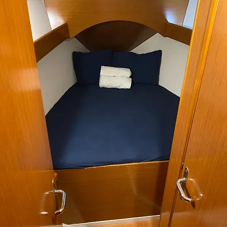 Bateau-hôtel Nautical Nomads *